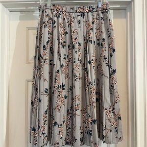 Banana Republic Floral Pleated Skirt - Gray